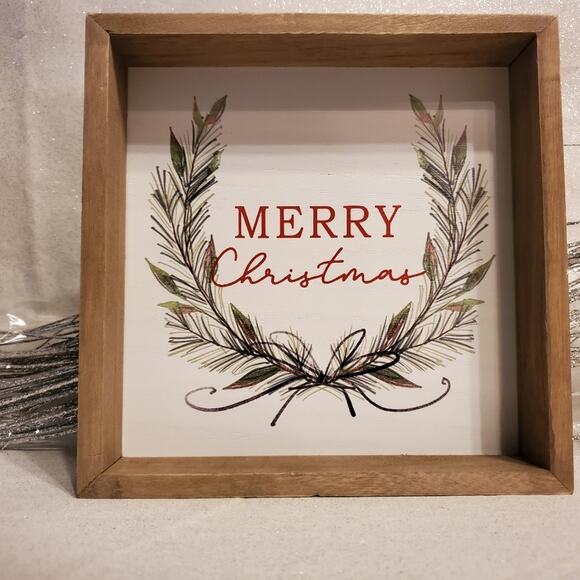 Wooden Bundle of 3 Christmas Holiday Wooden sign Decor Mistletoe Cardinals - Picture 2 of 4